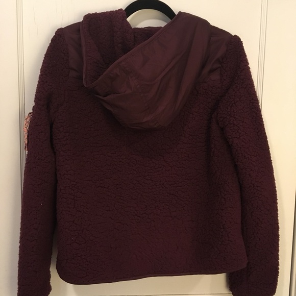 Prince & Fox // Maroon Bear Fleece Jacket - Picture 2 of 5